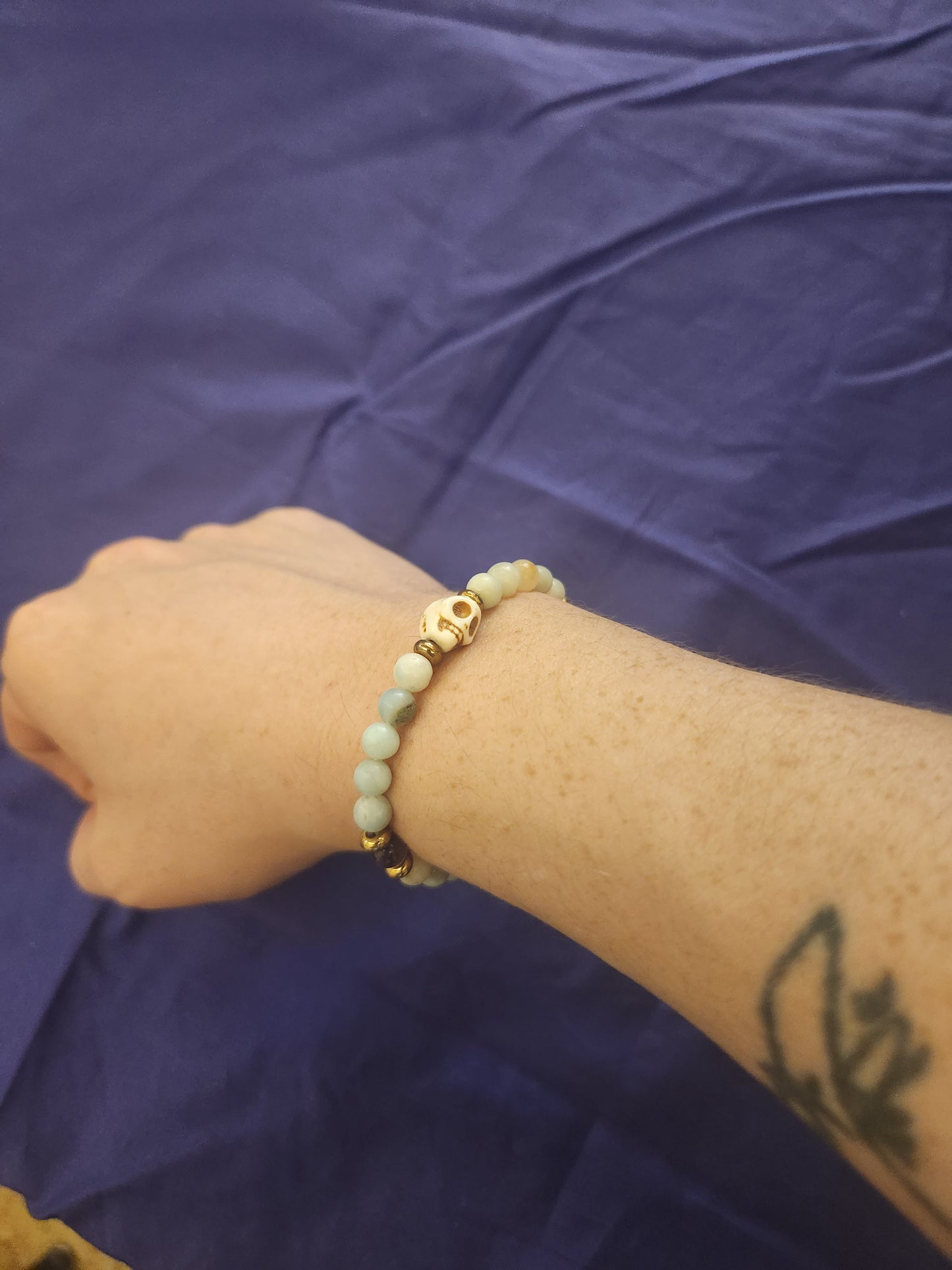 Howlite Skull & Amazonite communication bracelet