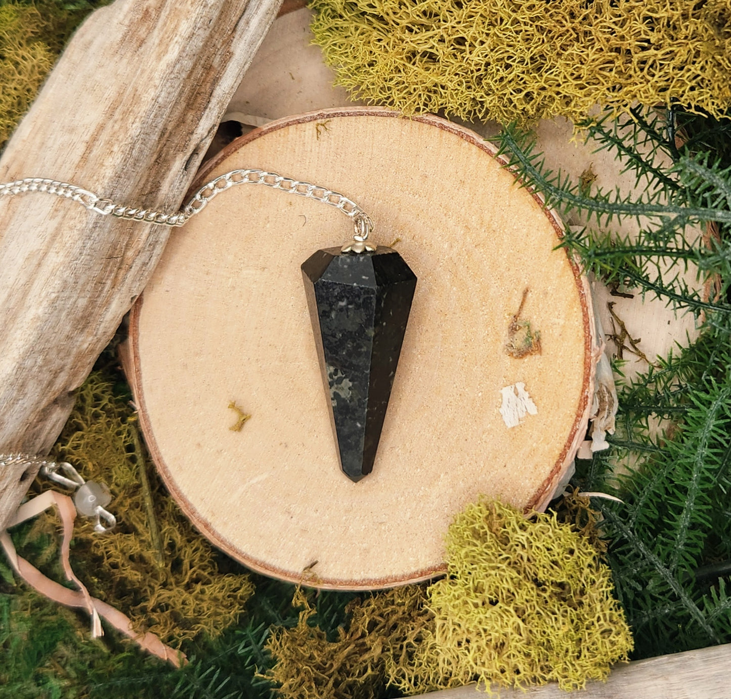 Crystal Pendulum