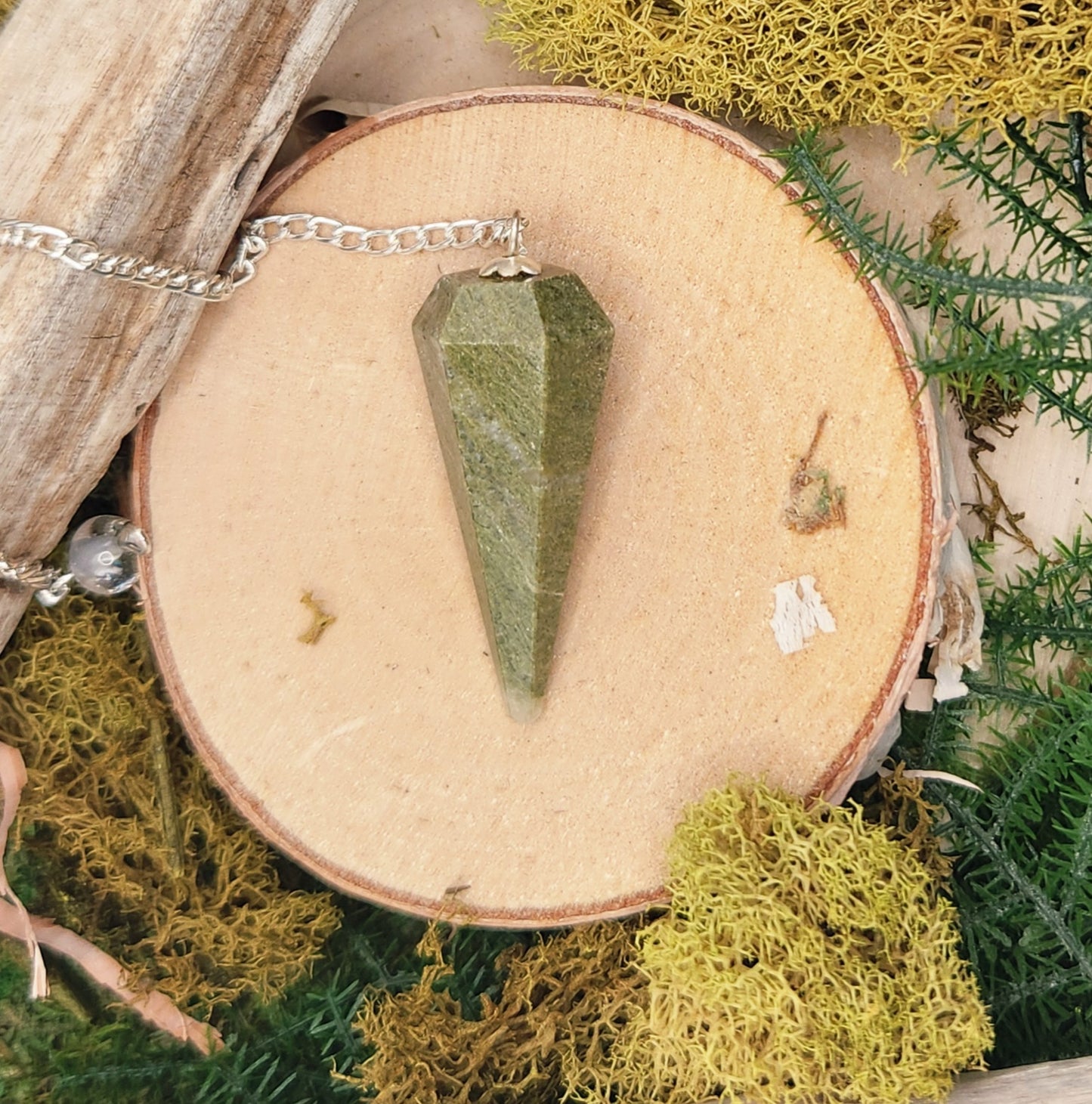Crystal Pendulum