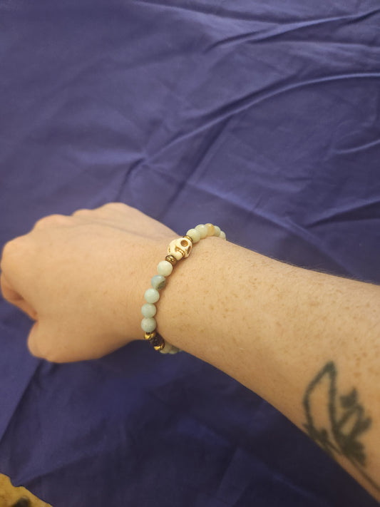Howlite Skull & Amazonite communication bracelet